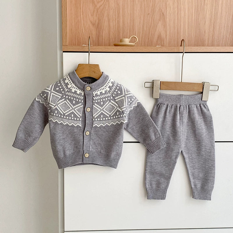 Keep Your Little Ones Stylish This Autumn with Our Unisex Long Sleeves Set!